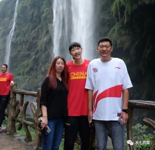 还是第68分钟，皇家社会角球机会，奥亚萨瓦尔抢点攻门被索默没收。